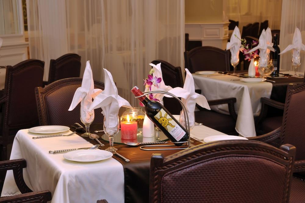 Hotel The Court 3*