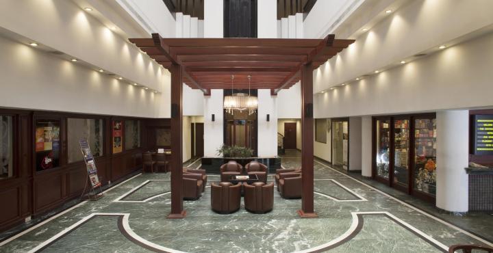 Hotel The Court