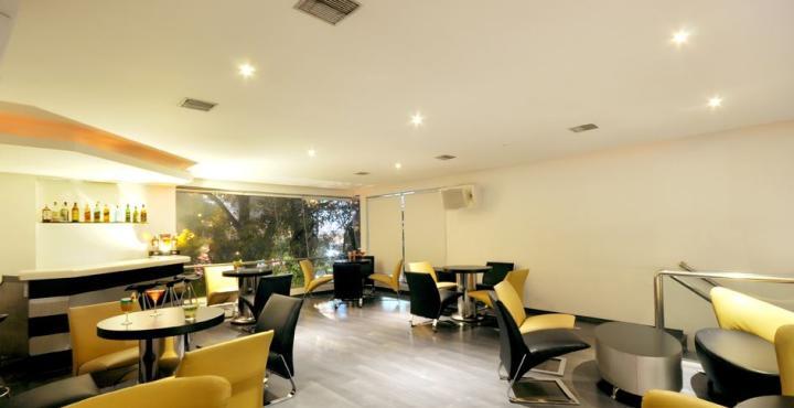 Hotel The Court